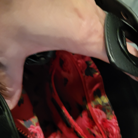 Betsey Johnson Black Skull Embossed Crossbody Bag - Picture 9 of 9